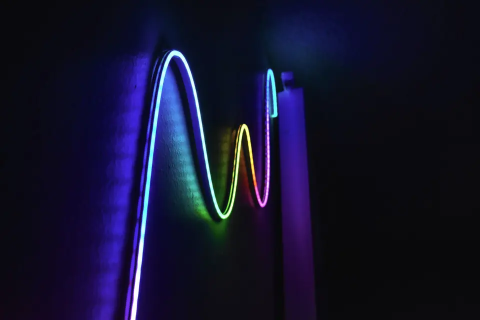 Neon tabela ne kadar elektrik harcar?