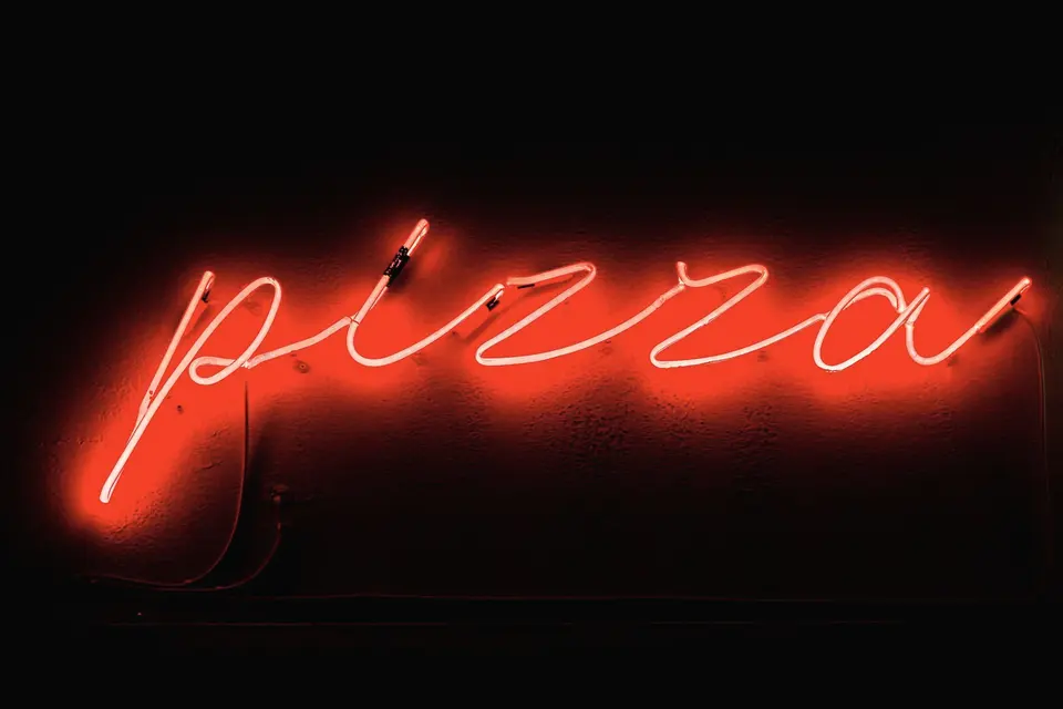 Pizzacı vitrin el yazısı